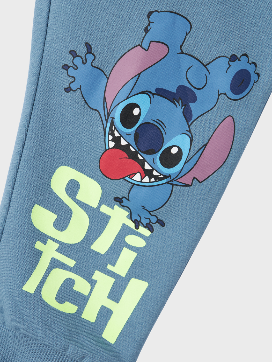 model_shot-front_full